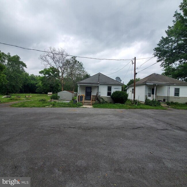 Building Photo - 12512 Stone Bridge Dr