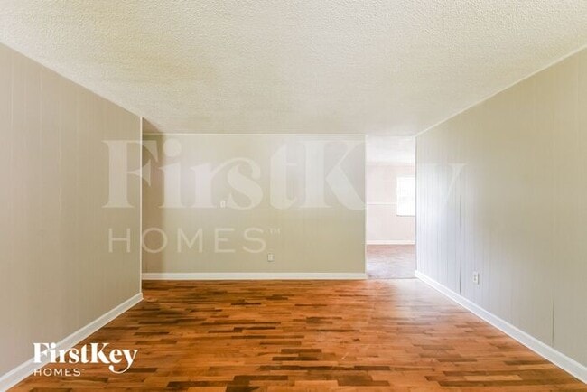 Building Photo - 1240 N Ridgeview Dr