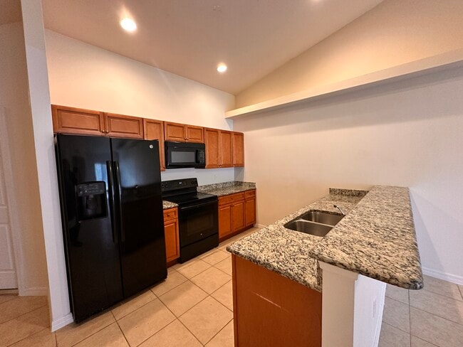 Building Photo - 1043 SE 11th Terrace