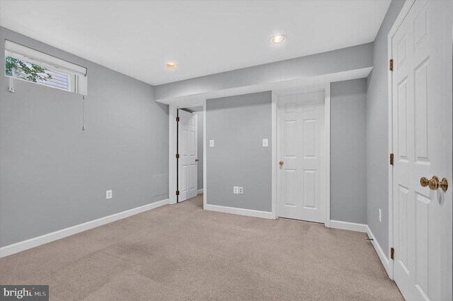 Building Photo - 25670 S Village Dr