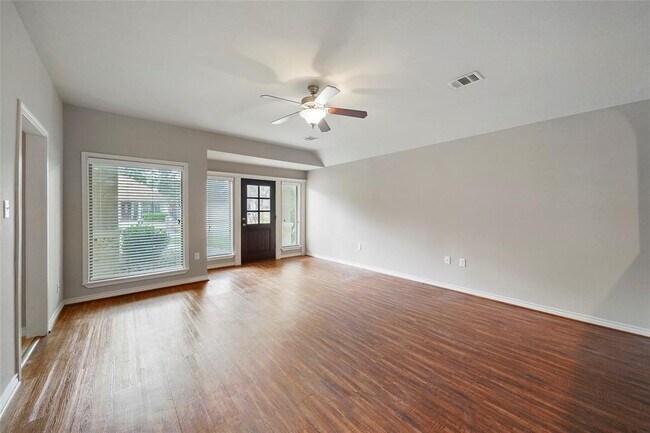 Building Photo - 14876 Cetus Ct