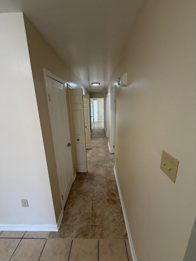 Building Photo - 8154 Jefferson Park Dr