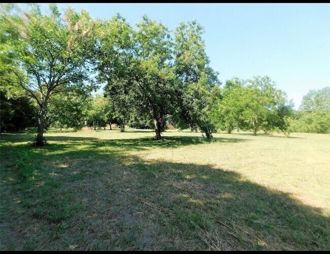 Building Photo - 7012 TX-56