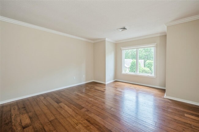 Building Photo - 900B Heritage Hls