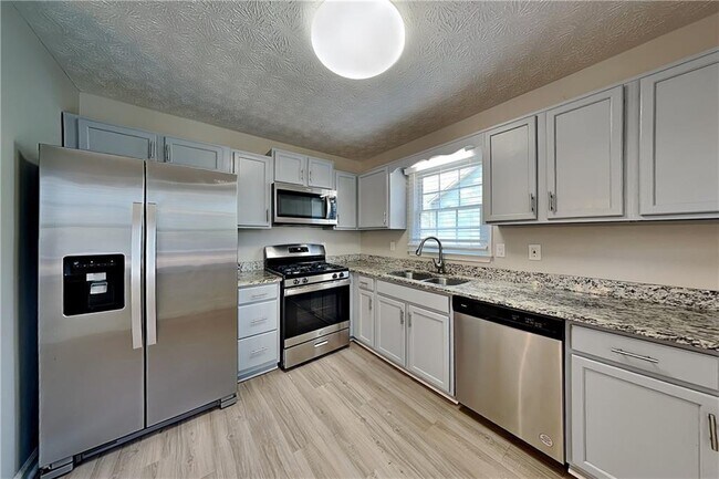 Building Photo - 360 Austin Dr