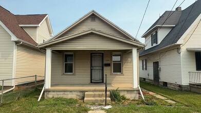 Building Photo - Two Bedroom Bungalow for Rent