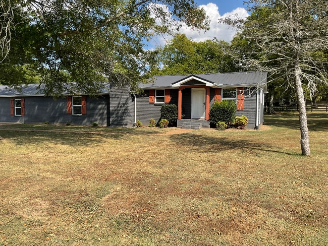 Primary Photo - 300 Kirk Ln