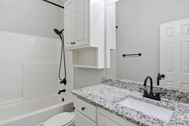 Building Photo - Charming Brandon Home for Rent