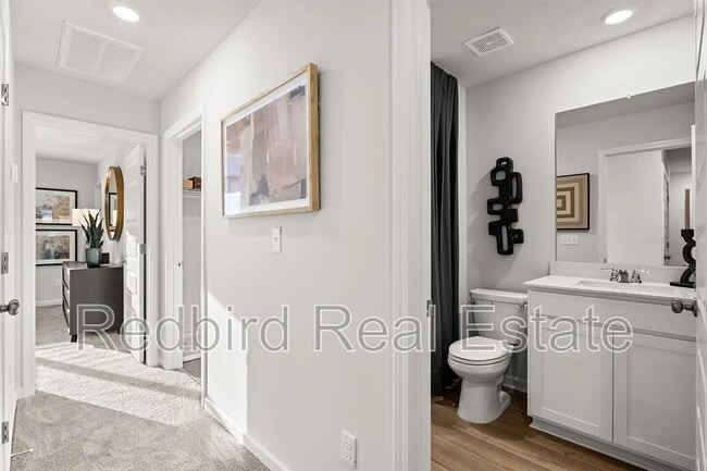 Building Photo - 2008 Acadia Wy