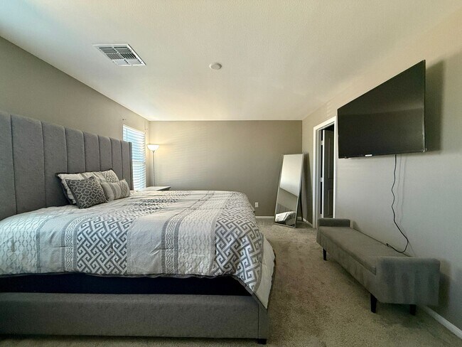 Building Photo - (Fully Furnished) 4 Bedroom + Loft,  3 Full Bath, Gated Community in SouthWest.