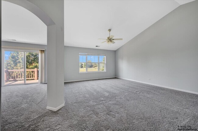 Building Photo - 1848 Crenshaw Cir