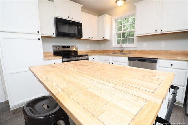 Building Photo - 1041 Parkers Ridge Dr
