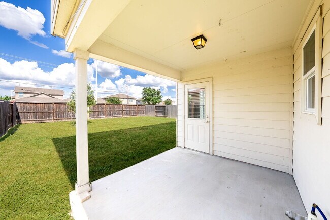 Building Photo - Welcome to The Bowen Floor Plan - 2 WEEKS ...