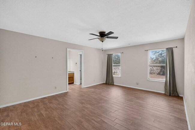 Building Photo - 7419 Mission Viejo Dr