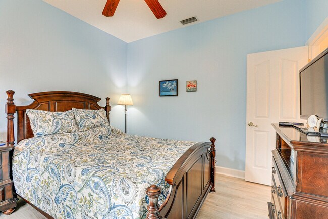 Building Photo - 1488 N Lavina St