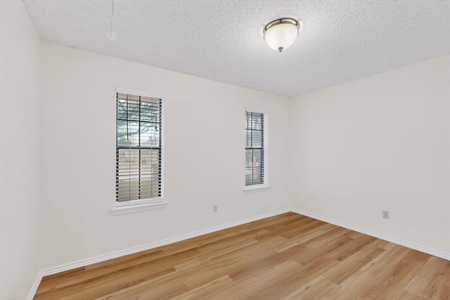 Building Photo - 1910 Glen Hill Dr