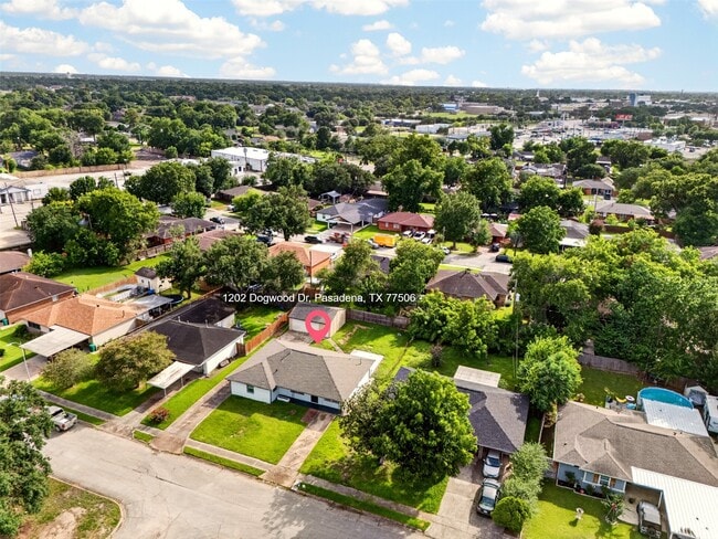 Building Photo - 1202 Dogwood Dr