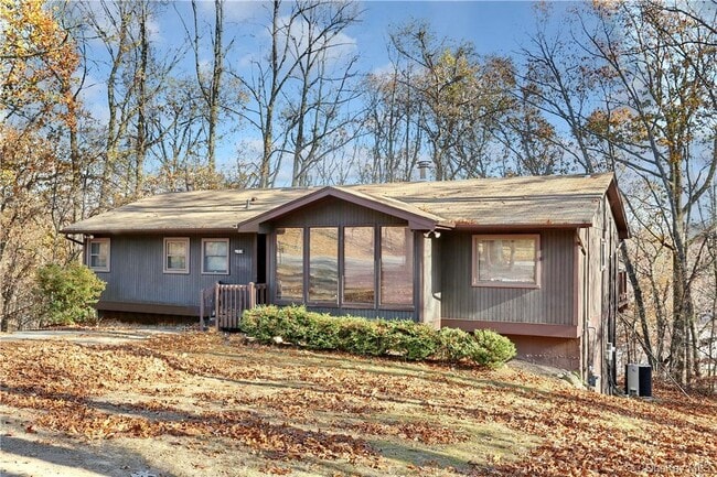 Building Photo - 9 Country Club Ln