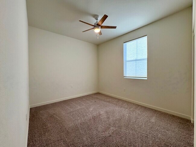 Building Photo - Beautiful Single Story in Lincoln! 4 Bedroom with no back neighbors! Beautiful Yard!