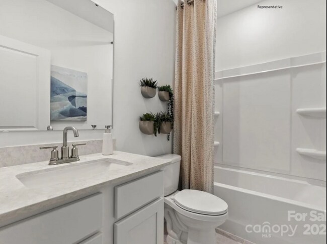 Building Photo - Stunning 5-Bed, 3-Bath Home in Desirable B...