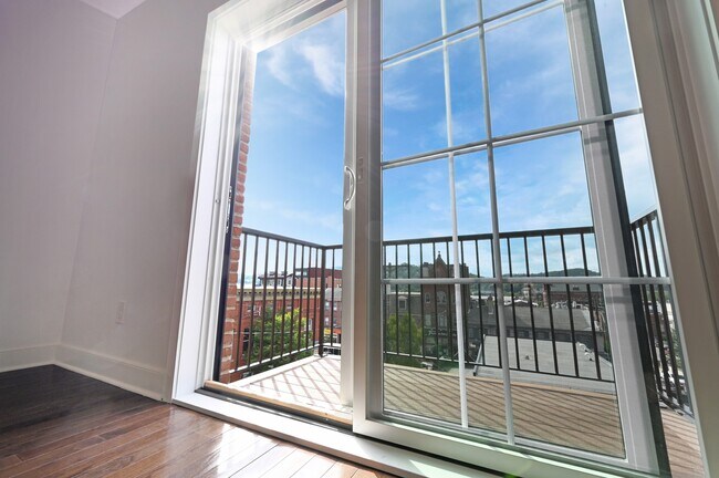 Building Photo - 4059 St Johns Way