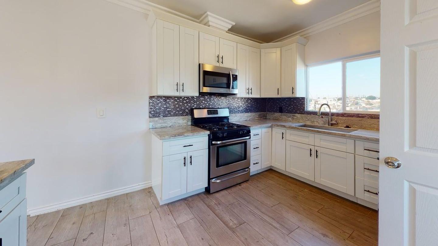 Building Photo - Modern & Spacious Home in East LA – Great Value and Prime Location!