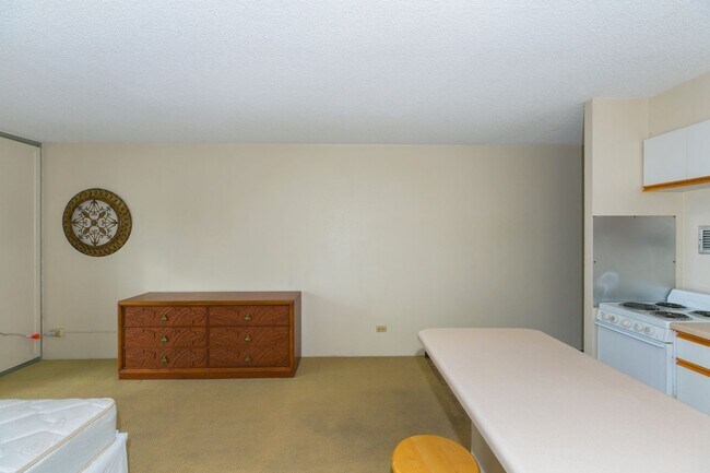 Building Photo - Marine Surf - Studio 1b 1parking! in Waikiki