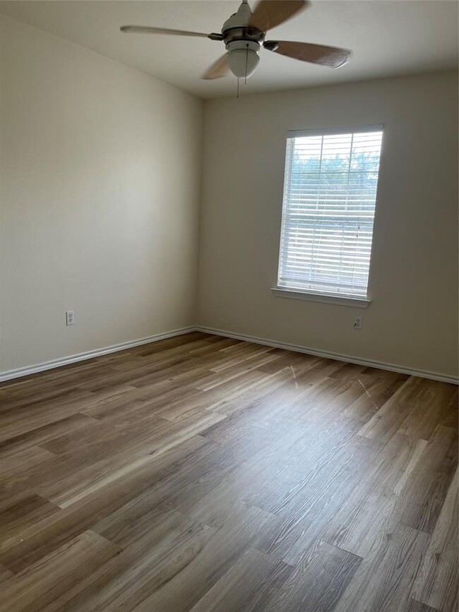 Building Photo - 173 Buttercup Way