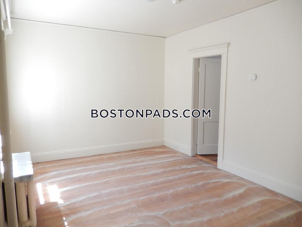 Building Photo - 1167 Boylston St