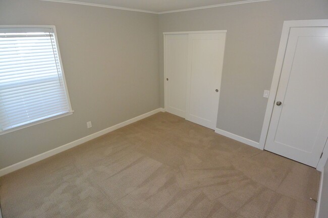 Building Photo - Charming 2 BD + Office, 1 BA Single Family Home, Eastside Costa Mesa