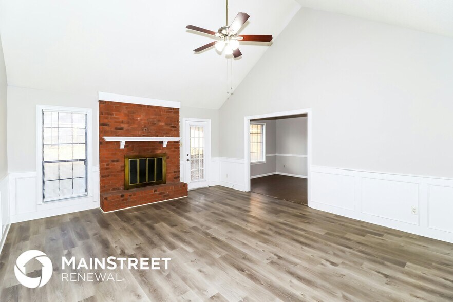 Building Photo - 4462 Garrison Ave