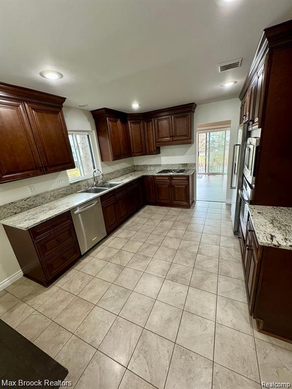 Building Photo - 7146 Pebble Park Dr