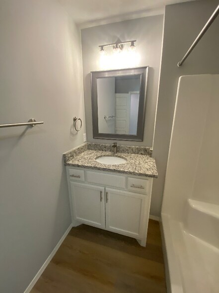 Building Photo - 213 S Fairland Ave