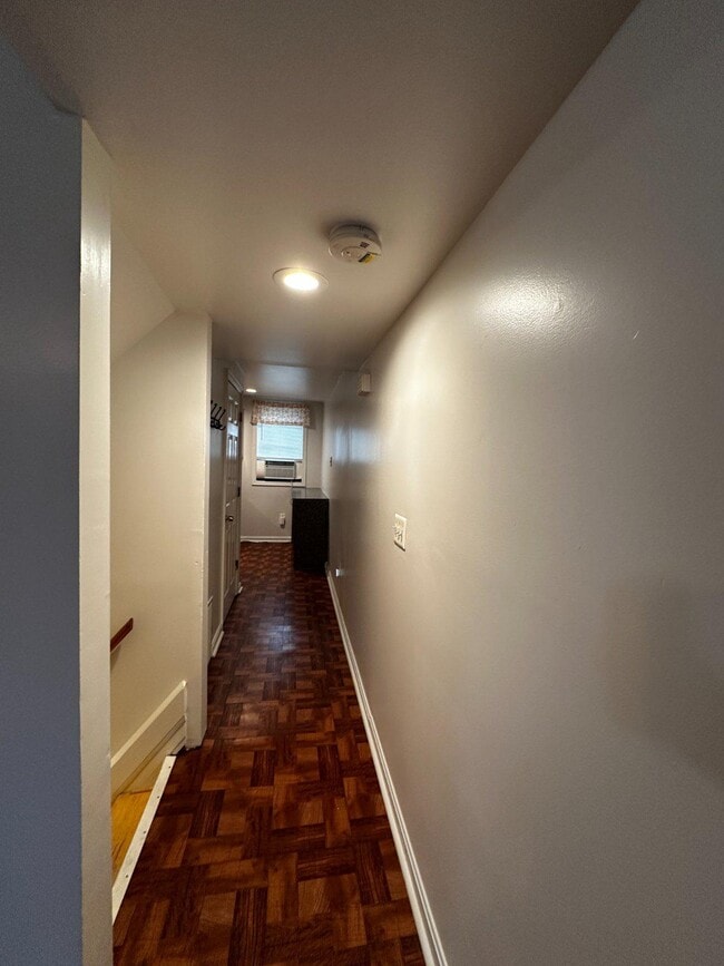 Building Photo - 1527 W 36th St