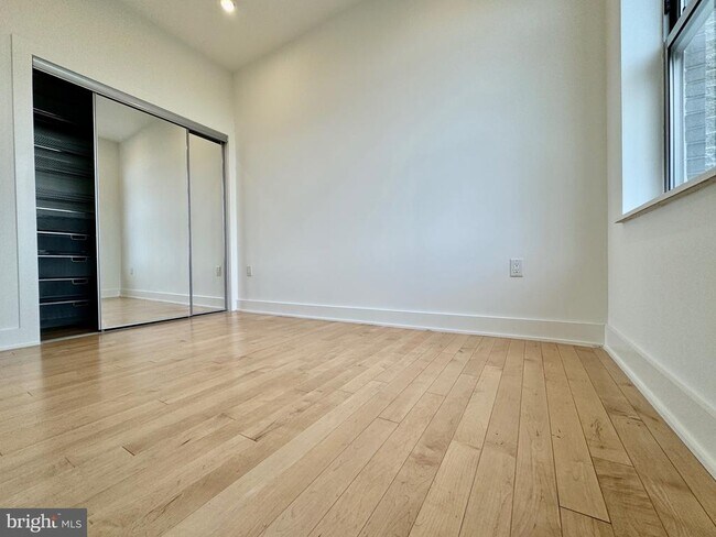 Building Photo - 1616 11th St NW