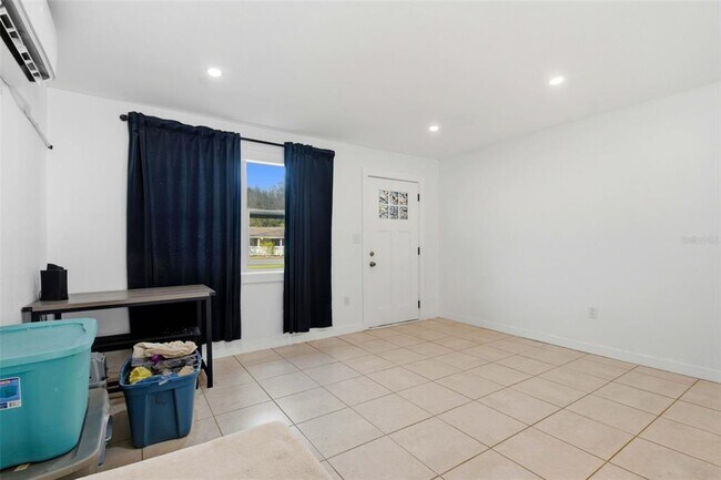 Building Photo - 3704 Wells St