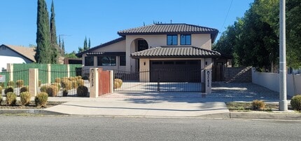 Building Photo - 20454 Strathern St