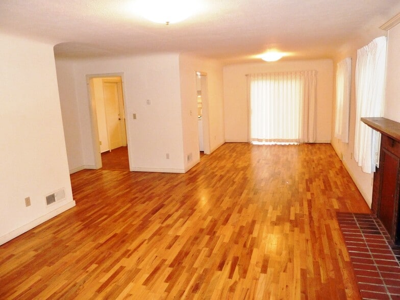 Building Photo - 1263 Tyler St