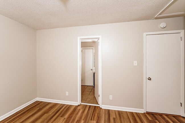 Building Photo - 2538 Martin Cir