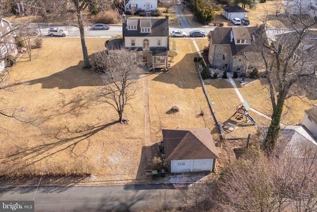 Building Photo - 1329 Olive St