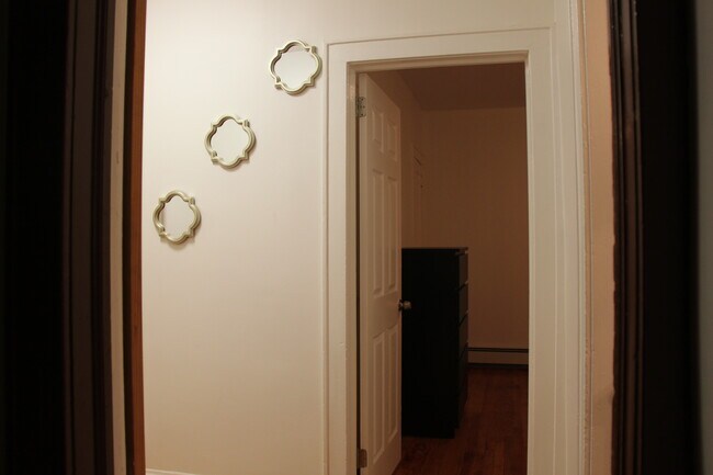 Building Photo - 143 Bleecker St