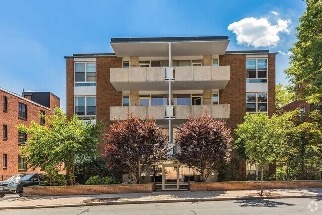 Building Photo - 100 Marion St