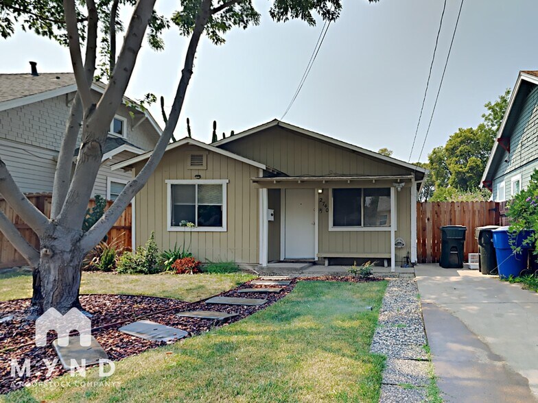 Primary Photo - 2740 42nd St