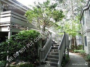 Building Photo - Super-Cute and LARGE Top Floor Condo in So...