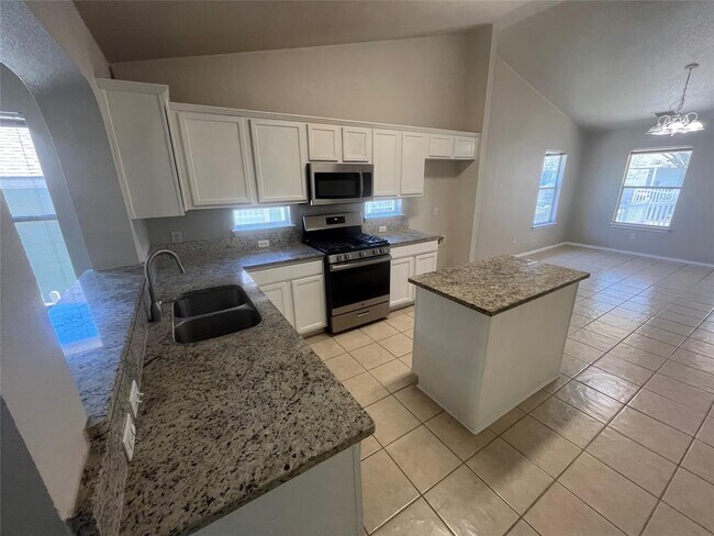 Building Photo - 713 Hogan