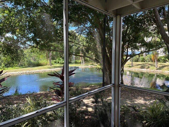 Building Photo - SEASONAL RENTAL - Downtown Sarasota Renova...