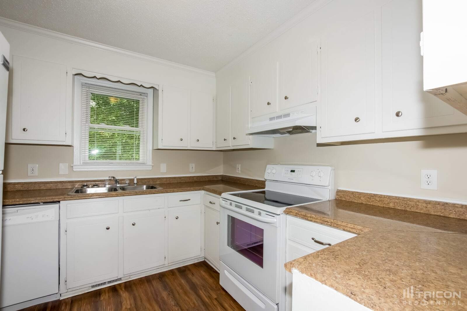 Building Photo - 530 N Royal Tower Dr