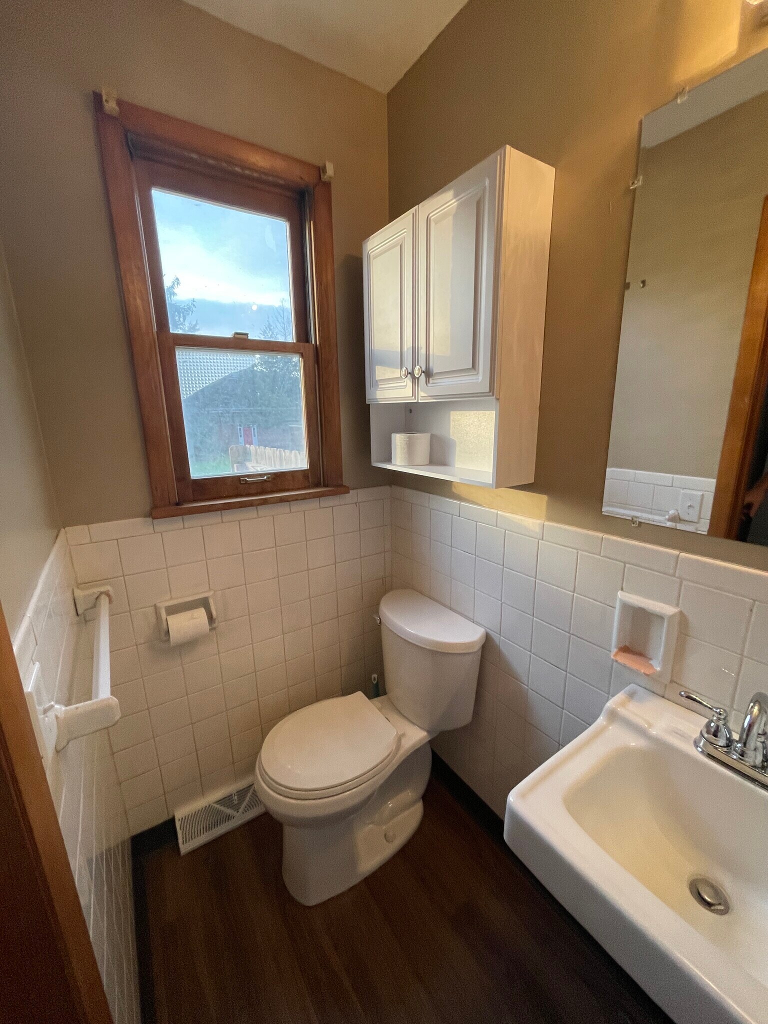 Downstairs bathroom - 8451 Pleasantwood Ave NW