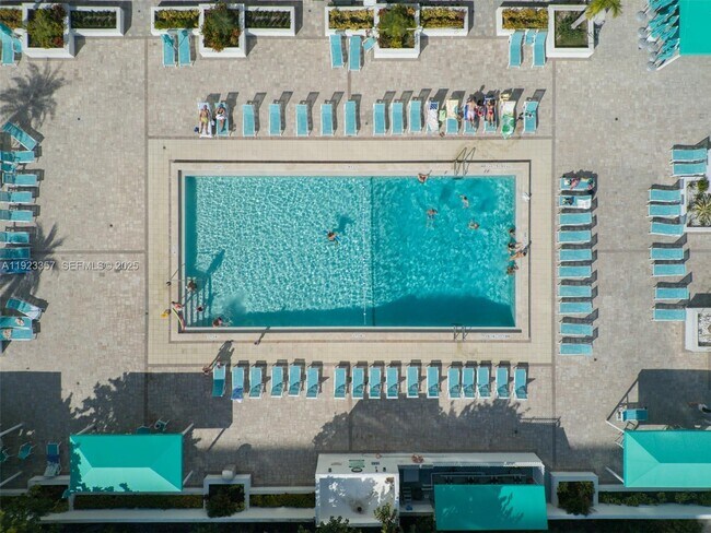 Building Photo - 3725 S Ocean Dr