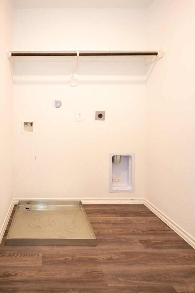 Building Photo - 5403 Rosser Ruby Way